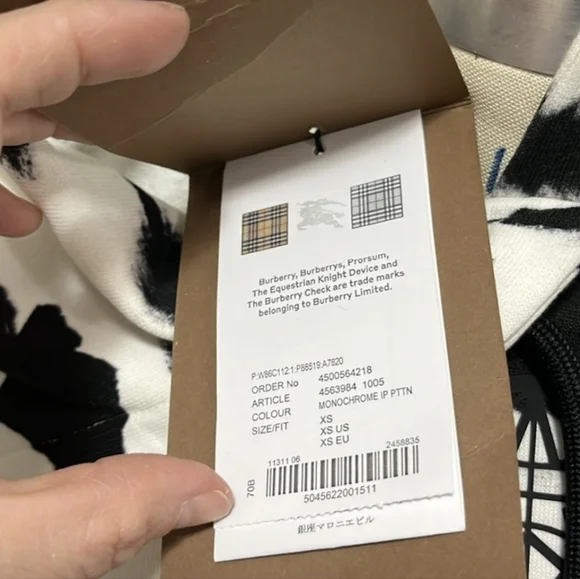 NWT Burberry Women's Sweater Monochrome Black White Hoodie Italy Size XS $1325 - Picture 6 of 8